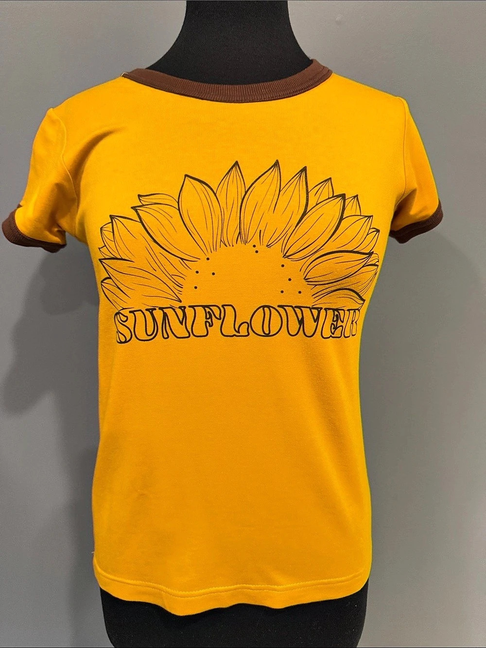 Sunflower Graphic Short Sleeve Tee in Yellow